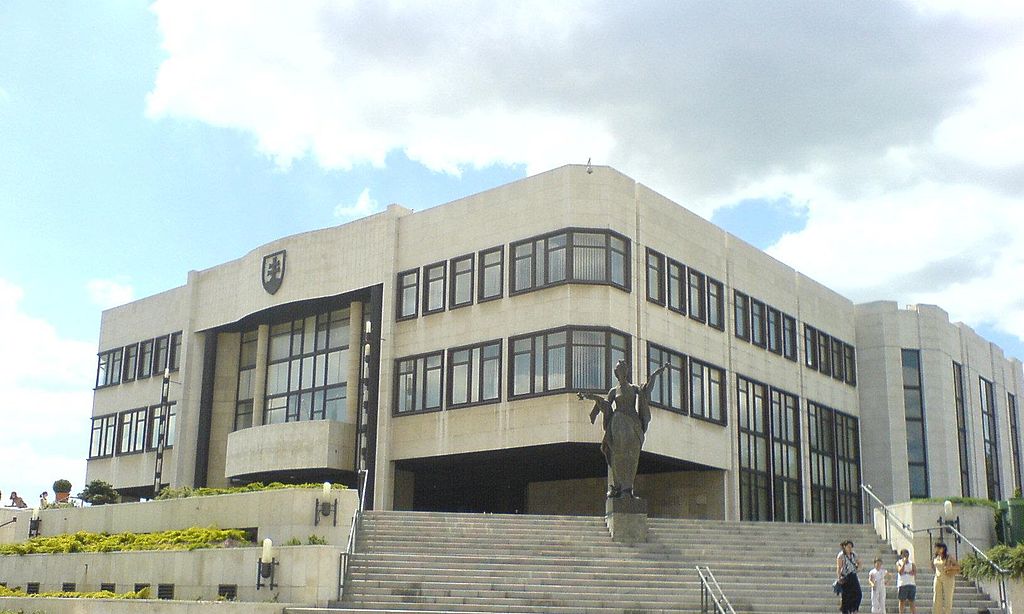 Budynek Rady Narodowej Słowacji w Bratysławie. Foto: Wikimedia Commons