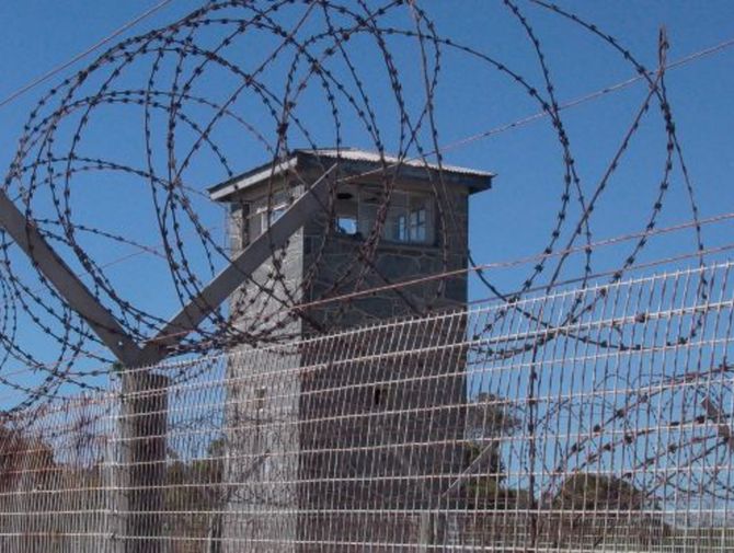 Komorowski znów wygrał w więzieniach