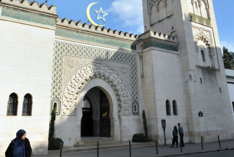 Żądają wybudowania tysięcy nowych meczetów we Francji