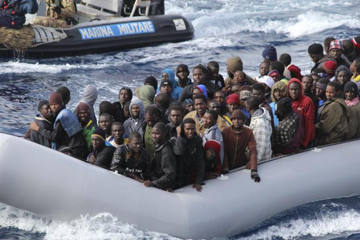 Imigranci terroryzują mieszkańców greckiej wyspy Lesbos: „Wchodzą do naszych domów”