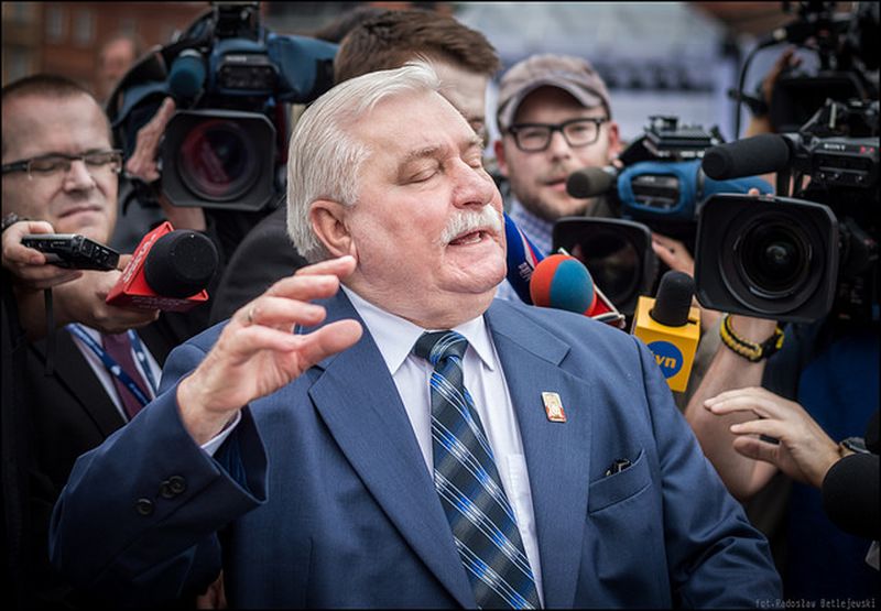 Wałęsa znowu swoje: Sprawę teczek Kiszczaka sfingowano