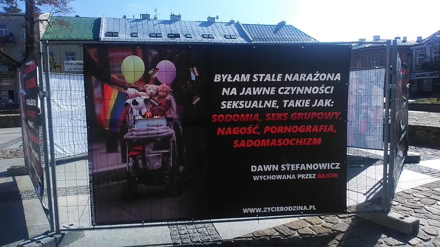 W Kielcach ustawiono wystawę demaskującą prawdę o homoseksualizmie