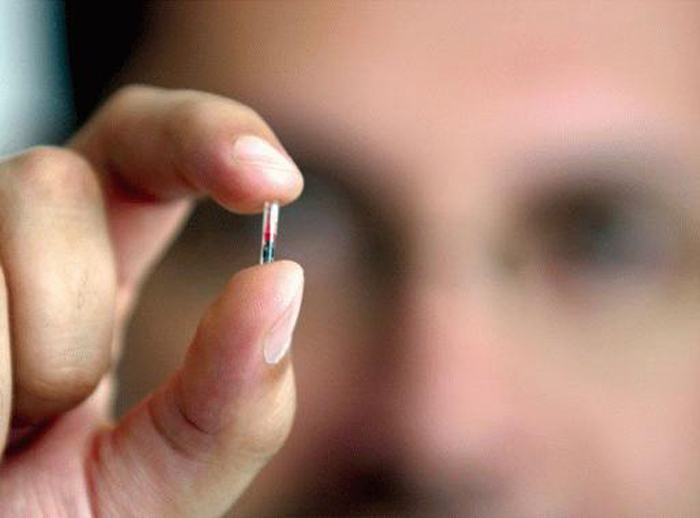 Australia rozpoczęła wszczepianie ludziom mikrochipów