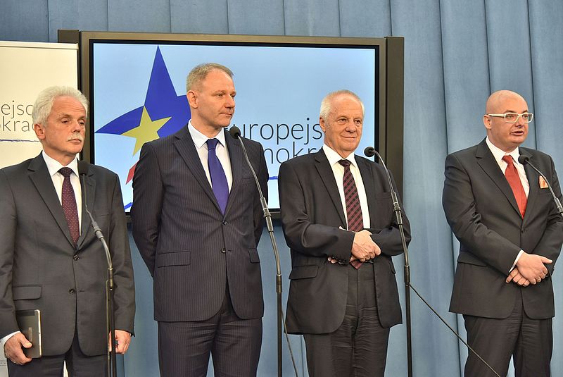 Nie ma miejsca dla Europejskich Demokratów? Niesiołowski i spółka bez pokoju w Sejmie