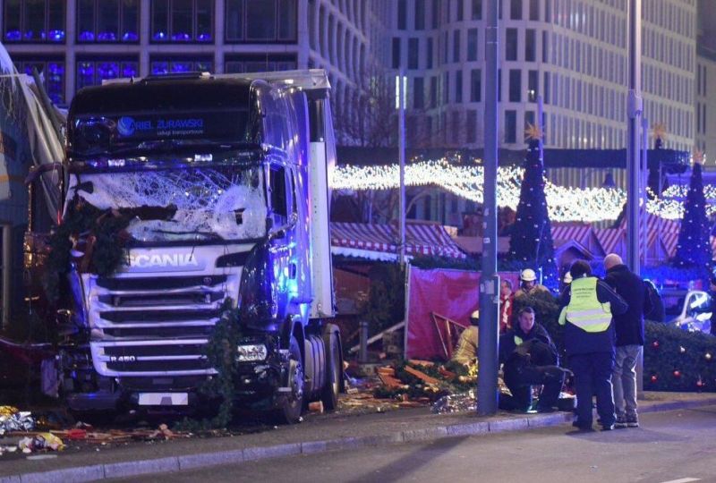 Zamachowiec z Berlina próbował najpierw porwać inną ciężarówkę