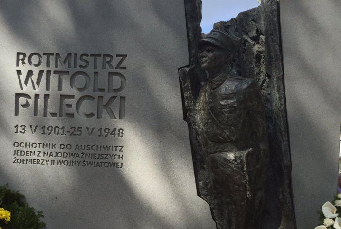 W Warszawie stanął pierwszy pomnik rotmistrza Pileckiego