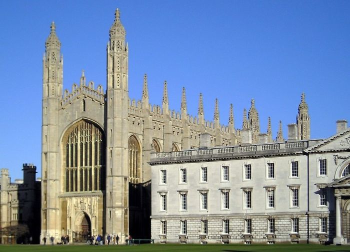 Polityczna poprawność w Cambridge – zakaz używania rzeczowników rodzaju męskiego