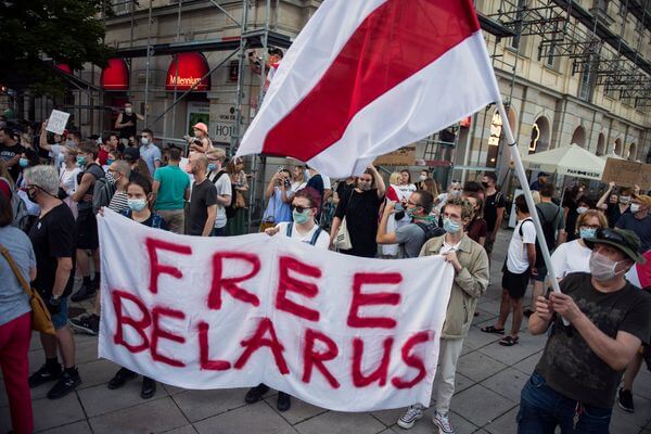 PiS zapowiada wsparcie finansowe dla Białorusinów. Co jeszcze dostaną obcokrajowcy, czego nigdy nie otrzymali Polacy?